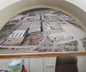 Poligono Industrial Semolilla de Abanilla entrega imagen al Ayuntamiento de Abanilla